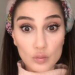 Devrim Yakut Instagram – Bak,sen doğduğun günden beri işte böyle, bir çocuğun gerçek şaşkinliği ile bakiyorsun dünyaya…Merak duygun,sahiciliğin hep hazinen olmaya devam etsin can parem.İyi ki benim kardeşimsin.Çok seviyorum.İyi ki doğdun❤️🥰🙏@goncayakut