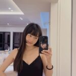 Dewi Chien Instagram - 🧩一月碎片： 1.2.飛了一趟馬來西亞去工作 3.4.剪了一個公主切的新髮型 5.6.過了一天賴先生的生日趴 7.8.打了一些高爾夫的推桿局 #還包了一堆米餅禮盒 #排了一堆米餅開團 #期待新品中