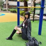 Dewi Chien Instagram - 回到18歲，那天⋯公園裡的人是都信了。😏 感謝 @cleoj___j 支援～ 忘了連 @gentlemonster 眼鏡一起借。（最後神複製？！