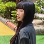 Dewi Chien Instagram - 回到18歲，那天⋯公園裡的人是都信了。😏 感謝 @cleoj___j 支援～ 忘了連 @gentlemonster 眼鏡一起借。（最後神複製？！