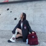Dewi Chien Instagram - 回到18歲，那天⋯公園裡的人是都信了。😏 感謝 @cleoj___j 支援～ 忘了連 @gentlemonster 眼鏡一起借。（最後神複製？！
