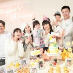 Dewi Chien Instagram - Family Love💞 幸福の🥕🥭除了有最罩的阿公阿嬤們，還有最棒的姨姨跟姑姑，謝謝超有愛的家人們無私陪伴，讓👶🏻們從小就在充滿愛的家庭中快樂成長，有你們真好。love u all !!! #小蘿蔔🥕🥕🥕 #3歲生日 #小芒果🥭🥭🥭 #家人聚