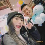 Dewi Chien Instagram - 🇯🇵一些好玩好吃の東京碎片： 1、第一次發現有洞的手套有多重要 2、確定喉嚨爆痛除了水只能喝牛奶 3、終於體會到👶🏻們腸病毒的威力⋯ 4、十幾年來去日本每天的必吃食品 5、聽說日本的娃娃機比較好夾果然 6、草莓起士蛋糕 糖葫蘆太快樂了 7、中野好多復古可愛小東西好喜歡 8、這就是今年的生日蛋糕不要懷疑 9、陪我慶祝陪我瘋酒精路跑的人們 10、晚上喝一瓶直接好眠一整晚💤 #大衛旅行中 #不可能四月還在發三月的庫存吧 #救命啊