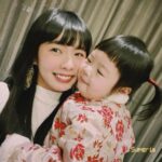 Dewi Chien Instagram - 📸過年願望之一：能有張人模人樣的獨照。 順利完妝、頭髮柔順、旁邊沒小孩，算是有成功了✌🏻 但⋯真的就只有一張⋯（請往後看🥱 #初三 #最愛的聚餐