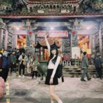Dewi Chien Instagram - 🧨過年的必備行程： 初一走春（保安宮）-初二回娘家 -初四迎財神（廣天宮） #今年回娘家第一站外婆家 #🥕🥭超級愛狗狗 #被療癒了