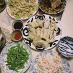 Dewi Chien Instagram - 🧨過年的必備行程： 初一走春（保安宮）-初二回娘家 -初四迎財神（廣天宮） #今年回娘家第一站外婆家 #🥕🥭超級愛狗狗 #被療癒了
