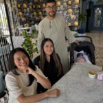 Dewi Lestari Instagram – I spent my first few days in Muscat just exploring the city life. I was lucky to find some Indonesian friends in town. Had coffee & breakfast over the beach side with Saras and her Omani husband, Ayman (plus baby Zizi ❤️). Spent almost a whole day with the lovely couple Isni & Alex, who both happened to be my book readers ☺️ Had a chance to visit Alex & Isni’s house and see some of the Muscat’s gorgeous residential areas.

Masih gak habis fikri dengan alam Oman yang ajaib ini. Muscat seperti dibentengi gunung batu—aneka model dan bentuk—bahkan di dalam kompleks perumahan sekalipun, “pagar” gunung nyaris tak pernah absen. 

Pengalaman ke Souq Muttrah juga gak kalah unik (slide 9). Begitu melihat muke-muke Asia yang masuk pasar, babang-babangnya tiba-tiba langsung switch dari bahasa Arab ke: “Murah, murah, satu rial, satu rial!” Alumnus Duolingo semua nih gw rasa! 😳

For me, the most fascinating part in traveling is the human connection—listening to their stories, jokes, small talks. Happy to experience a taste of it in Muscat ❤️

Thank you Isni @saraswatisaumi & Saras @saraszzle, and both of your families, for your time and hospitality 😘

#Muscat #Oman #SouqMuttrah