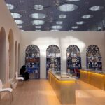 Dewi Lestari Instagram – Di panggung Doha International Book Fair sore itu, saya menyaksikan semangat dan antusiasme para diaspora, juga gelitik rasa ingin tahu dari tuan rumah akan dunia perbukuan di Indonesia. Sebagai salah satu festival buku ter-“senior” di jazirah Arab, DIBF memiliki prestise dan kredibilitas yang sangat baik. Semoga Indonesia semakin punya tempat dan jendela yang lebih luas dari tahun ke tahun untuk memperlihatkan kekayaan budaya dan kreativitasnya di ajang DIBF. Sebuah kehormatan bisa menjadi pembicara Asia Tenggara pertama di panggung DIBF 2024 ❤️

Terima kasih KBRI Qatar @indonesiaindoha, khususnya Pak Dubes Ridwan dan Bu Lita yang telah hadir, Pak Ali Murtado, Kemendikbud, dan tim DIBF yang memungkinkan sesi “The Contemporary Landscape of Indonesian Literature” ini terwujud. Terima kasih @chelsyrawinkaurgill yang telah memoderatori acara dengan lancar. Tak lupa, semua hadirin yang telah meramaikan sesi maupun stan Indonesia di DIBF. Semoga satu hari nanti saya bisa berkunjung ke Doha dan menjadi bagian lagi dari DIBF ☺️👋

Batik by @iwantirta_batik 

#DohaInternationalBookFair #DIBF2024 #Qatar #Doha #EventDee