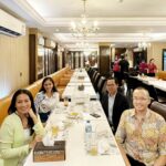 Dewi Lestari Instagram – A stroll at Souq Waqif in Doha. A nice open plaza, lotsa cool cafes, busy market with traditional stalls with various items yet it was not crazy packed so I could still enjoy the spaciousness. 

Malam ditutup dengan dinner bersama Pak Ali Murtado dan Mas Anto dari KBRI, serta Chelsy, moderator saya di DIBF. Salam jempol dalam arti sebenar-benarnya dari Souq Waqif! 👍

#Doha #Qatar #SouqWaqif