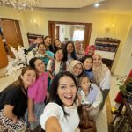 Dewi Lestari Instagram – Pergi sendirian ke Oman, trip perdana, nggak kenal siapa-siapa, nggak nyangka ternyata pas pulang malah dapat teman seabrek. Tersanjung dan hepi bisa disambut di Wisma KBRI Muscat oleh Dubes Pak Irzan dan Ibu Rina, beserta kawan-kawan diaspora. Sarapan bubur ayam, dilanjut jalan-jalan ke China Market. Seru! Makasih @saraswatisaumi yang sudah ngajakin plus menemani seharian 🙏❤️ 

My Oman trip is truly heartwarming, fun, and simply unforgettable!