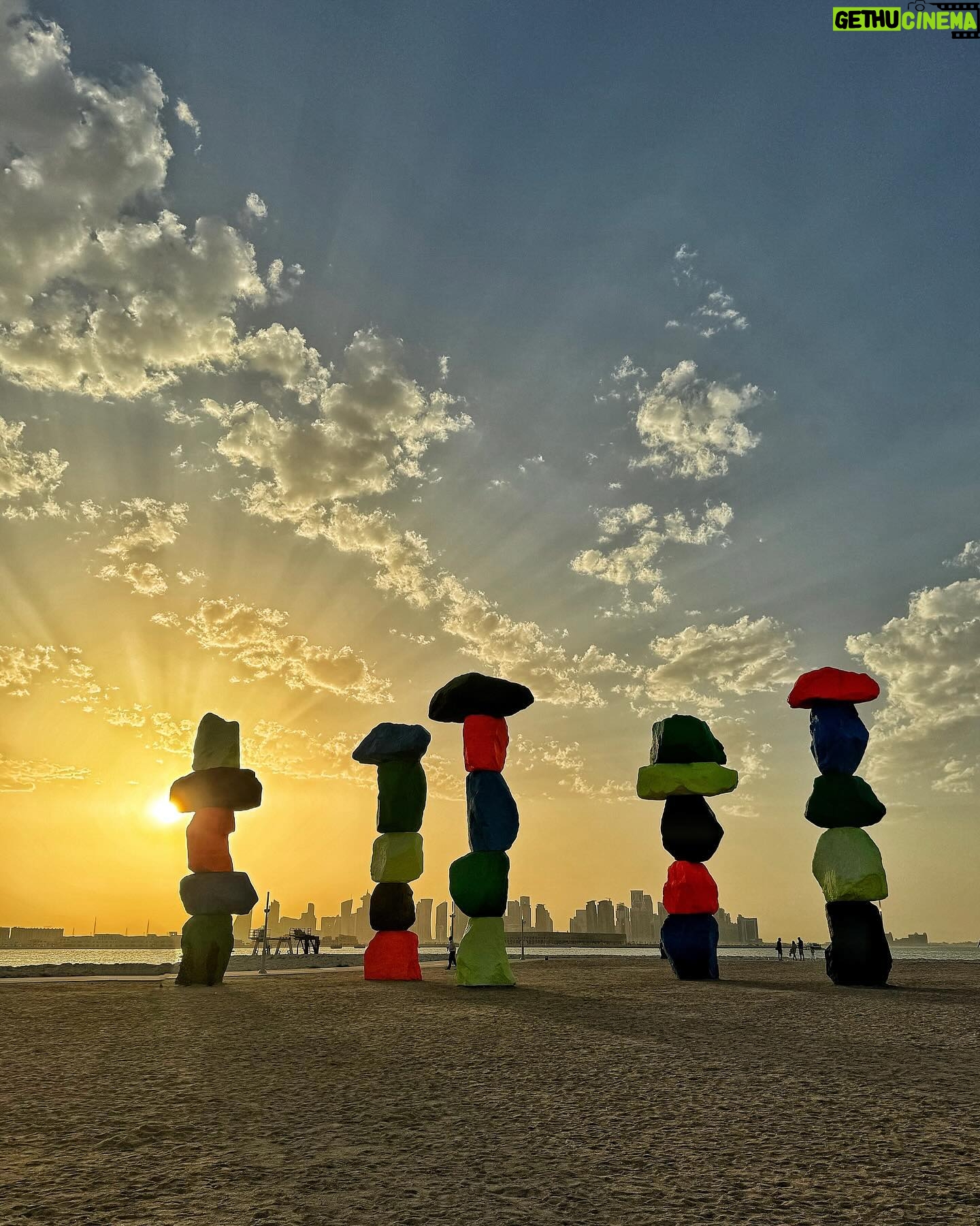 Dewi Lestari Instagram - Hari terakhir di Doha ditutup dengan sunset indah. Taburan awan mengisi langit jingga cerah. Kunjungan perdana ke Qatar, dan intuisi saya mengatakan ini tidak akan menjadi yang terakhir. I really enjoyed my stay, impressed with what I saw, and got much happiness from my experience and friendship that I gained along the way ❤️ See you again, Doha.