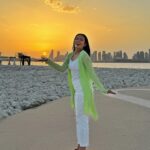 Dewi Lestari Instagram - Hari terakhir di Doha ditutup dengan sunset indah. Taburan awan mengisi langit jingga cerah. Kunjungan perdana ke Qatar, dan intuisi saya mengatakan ini tidak akan menjadi yang terakhir. I really enjoyed my stay, impressed with what I saw, and got much happiness from my experience and friendship that I gained along the way ❤️ See you again, Doha.