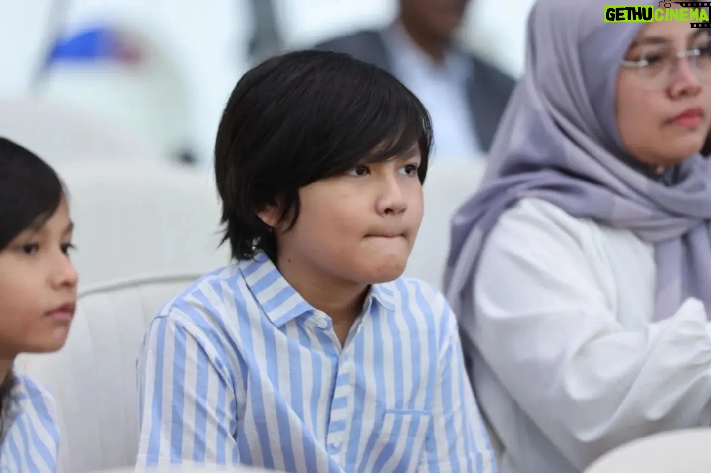 Dewi Lestari Instagram - Indonesia stood out at the Doha International Book Fair (DIBF) 2024, with best-selling author Dewi (Dee) Lestari making a notable appearance. The Indonesian Embassy in Doha proudly present Dee on May 16, marking the first time an Indonesian author has participated as a featured speaker at this prestigious book fair in the Middle East. Held at the Cultural Lounge of DIBF and moderated by Chelsy Gill, the event attracted a large audience, including members of the Indonesian diaspora in Qatar and international visitors from across the Middle East. In the discussion titled "The Contemporary Landscape of Indonesian Literature”, Dee talked about significant topics in Indonesian literature, such as the book industry, issues of book piracy, and the dynamics of writing. She also highlighted the positive outlook for the literary industry, driven by the increasing number of book fairs and reading and writing festivals. #Inidiplomasi #culturaldiplomacy