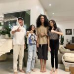 Dewi Lestari Instagram – Setelah tahunan saling mengenal sekilas pintas, baru tahun lalulah, ketika saya sedang promo single “Berduka” lalu diundang menjadi bintang tamu di kanal podcast-nya, Roov, saya berkesempatan mengenal Hilbram Dunar dengan lebih baik. Ternyata anak-anak kami berteman karib. We then had a chance to invite The Dunars for dinner at home. Keluarga kami ada kemiripannya, mulai dari usia kami yang tak beda jauh, usia anak-anak kami, dan jumlah anak yang sama-sama dua, cowok dan cewek. 

My heart broke when I heard the news that Hilbram Dunar had passed away. Like Reza, he also left at a young age. My prayers for Denny, Via, dan Ranu. Kiranya kenangan dan cinta kasih beliau menjadi nyala lilin yang dapat menerangi pada hari-hari tergelap. 

I will always remember Hilbram Dunar as this warm personality, a loving family man, and a passionate professional who were dedicated in his work and art. So long, Hilbram. Have a peaceful journey, my friend.

#HilbramDunar