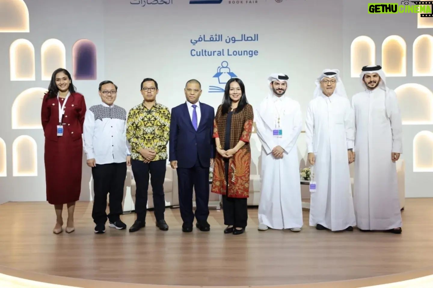 Dewi Lestari Instagram - Indonesia stood out at the Doha International Book Fair (DIBF) 2024, with best-selling author Dewi (Dee) Lestari making a notable appearance. The Indonesian Embassy in Doha proudly present Dee on May 16, marking the first time an Indonesian author has participated as a featured speaker at this prestigious book fair in the Middle East. Held at the Cultural Lounge of DIBF and moderated by Chelsy Gill, the event attracted a large audience, including members of the Indonesian diaspora in Qatar and international visitors from across the Middle East. In the discussion titled "The Contemporary Landscape of Indonesian Literature”, Dee talked about significant topics in Indonesian literature, such as the book industry, issues of book piracy, and the dynamics of writing. She also highlighted the positive outlook for the literary industry, driven by the increasing number of book fairs and reading and writing festivals. #Inidiplomasi #culturaldiplomacy