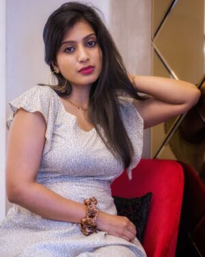 Dhanalakshmi Saminathan Instagram - 🤍

Shot by : @tru_the_lens_with_monk 
Outfit: @label_tawakkul 
.
.
.
#instapost #instadaily #ootd #ootdfashion #outfit #dressup #collab #collaboration #messyhair #fashionvlog #fashionista #stylingseries #styling #featured #fyp #explorepage #explore #exploremore #scrunchies #scrunchie #dhanasaminathan #dhana #dhanaanu