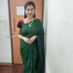 Dhanalakshmi Saminathan Instagram - That mandatory News pose 🌝 #saree #sareelove #instagood #instagram #hellojune #newsanchor #newsoutfits #newstime #featured #dhanasaminathan