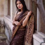 Dhanalakshmi Saminathan Instagram - 🌙 Saree : @tru_the_lens_with_monk Shot by : @tru_the_lens_with_monk . . . #instagood #picoftheday #ootd #ootdfashion #saree #sareelove #sareeseries #sareestyling #love #collaborationindia #cottonsarees #fyp #featured #dhanasaminathan