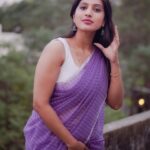 Dhanalakshmi Saminathan Instagram - கலகலவென பொழியும் பொழியும் மேகம் எங்கு செல்லுதோ.. ஒளியில்லாமல் மலரும் மலரை உளவு பார்க்க செல்லுதோ🤍 Saree : @askcouturesaree Shot by : @tru_the_lens_with_monk . . . #instagood #instareel #ootd #pongal #pongalcelebration #love #saree #sareelove #sareeseries #sareestyling #picoftheday #photooftheday #portrait #dhanasaminathan #dhana