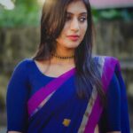 Dhanalakshmi Saminathan Instagram - மை கொஞ்சம் பொய் கொஞ்சம் கண்ணுக்குள் நீ கொண்டு வருவாய் காலத்தால் மூவாத உயர் தமிழ் சங்கத்தில்🌸🌙 Saree : @askcouturesaree Shot by : @tru_the_lens_with_monk . . . #instagood #picoftheday #sareelove #sareeseries #sareestyling #blue #ootd #sareecollection #sareecollaboration #monthend #fyp #featured #explorepage #explore #dhanasaminathan