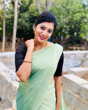 Dhanalakshmi Saminathan Instagram - Me as Divya ☺️😍

Watch me in kannethire thondrinal serial on @kalaignartvofficial 
Timing: 8.30- 9.00pm 

#serial #kalaignartv #divya #dhanasaminathan