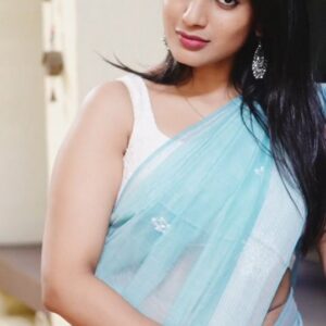 Dhanalakshmi Saminathan Instagram - தங்கத்தாமரை மகளே✨❤️

Saree : @askcouturesaree 
Shot by : @style_with_abi 

#instagood #réel #trendingreels #viralreels #spb #music #tamil #foryou #explore #dhana #dhanasaminathan