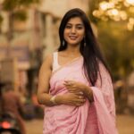 Dhanalakshmi Saminathan Instagram - 🌸💞 Shot by: @g_a_n_e_s_h_1105 Intha saree colour combo epdi irukku😻🥰 This is my own saree. I bought this from @pothysofficial … saree section la edukkama material section la eduthathathu… neengalum ipdi saree vaangiyirukkeengala? #portrait #insta #instagram #instadaily #featured #explore #pastel #pastelpink #aesthetic #mottamadishoot #ootd #ootdfashion #sareeaesthetic✨ #tamil #saree #fashion #fashionstyle #dhanasaminadhan