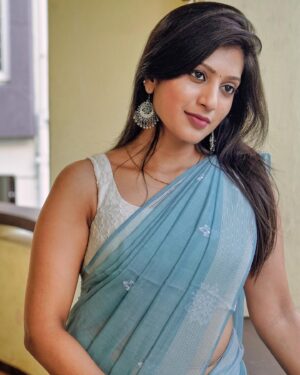 Dhanalakshmi Saminathan Instagram - World Saree Day✨🥻

Saree by : @askcouturesaree 
Shot by : @style_with_abi 
.
.
.
#worldsareeday #saree #sareelove #portrait #foryou #picoftheday #ootd #ootdfashion #actress #explorepage #tamil #tamilstatus #sixyardsofelegance #sareefashion #dhana #dhanasaminathan
