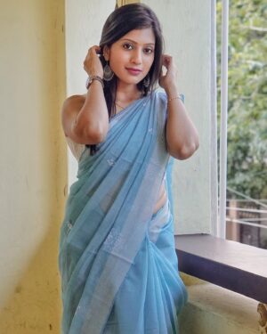 Dhanalakshmi Saminathan Instagram - World Saree Day✨🥻

Saree by : @askcouturesaree 
Shot by : @style_with_abi 
.
.
.
#worldsareeday #saree #sareelove #portrait #foryou #picoftheday #ootd #ootdfashion #actress #explorepage #tamil #tamilstatus #sixyardsofelegance #sareefashion #dhana #dhanasaminathan