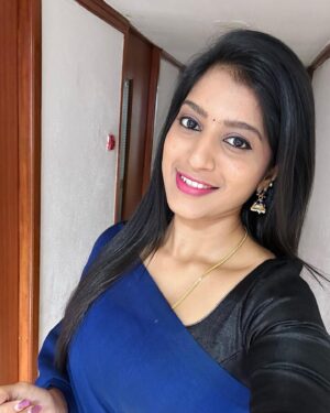 Dhanalakshmi Saminathan Instagram - 🖤

Saree : @meeshoapp 

.
.
.
#insta #instagood #instagram #sareegram #saree #foryou #selflove #selfie #news #newsanchor #kalaignarnews #explore #dhana #dhanasaminathan