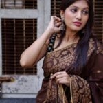 Dhanalakshmi Saminathan Instagram - 🌙 Pc: @tru_the_lens_with_monk Saree: @askcouturesaree . . . #instagood #indianwear #sareelove #sareeseries #sareestyling #collab #featured #fyp #explorepage #explore #dhanasaminathan