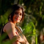 Dhanalakshmi Saminathan Instagram - கண் பாராய் காதல் கலா ரசிகா🌝🐚🌼 Saree: @knotnthreads Shot by : @g_a_n_e_s_h_1105 . . #ootd #cotton #cottonsaree #portrait #goldenhour #sareelove #sareefashion #grey #black #sareeindia #aesthetic #photoshoot #photooftheday #picoftheday #featured #dhanasaminathan