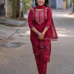 Dhanalakshmi Saminathan Instagram - 💃🏻🥀 Beautiful salwar set from : @panchii.ig Pc: @style_with_abi #insta #instadaily #ootd #ootdfashion #collaboration #salwar #salwarsuits #fashionstyle #fashionblogger #tamil #tamilstatus #tamilmemes #fyp #dhana #dhanasaminathan