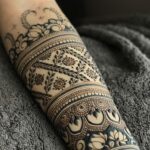 Dharshana Ashokan Instagram – Bridal mehendi done for  @dharshana_ashokan 

Ib @missartistico ❤️

#coimbatoremehendiartist #coumbatorehenna 
#mehendi #hennadesign #palakkadhennaartist #palakkadmehendiartist #perinthalmannamehendiartist #mannarkkadmehandiartist #malappurammehendiartist #keralamehendiartist #indianhennaartist #indianhennadesign