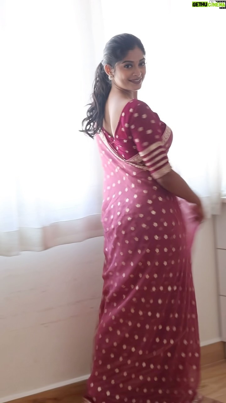 Dharshana Ashokan Instagram - Comment ‘LINK’ for direct product link Deepika- Ready to wear saree Named after our Hafsaadian Deepika. Trust Hafsaad to launch the most scintillating shade with luscious allure, this mauve viscose saree with banaras butta weaving brilliantly merges the novelle viscose fabric with traditional motif Now as Ready to wear saree ✨ Comes with premium lining ✨ Adjustable waistline ✨ Double hook secure closure ✨ Multiple height options Fabric: Pure viscose chiffon Blouse: Contrast pure viscose Work: Zari weaving Book directly on our website (link in bio) 🔎Search code: DEEPIKA HAFSAAD.COM Please note: all videos/ pictures used in our social media handles are shot at our studio and are 100% real product images and videos Dm/ WhatsApp 90437 77815 for queries/ custom stitching and international orders Muse: @dharshana_ashokan MUA: @makeup_by_kez HAIR: @banuhairstylist