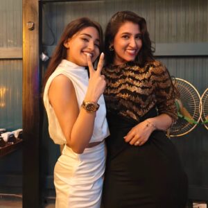 Dharshna Sripal Instagram - 🥂🫶