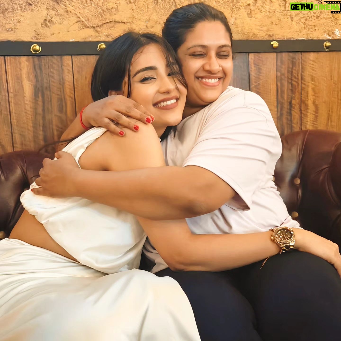 Dharshna Sripal - 23.4K Likes - 🥂🫶
