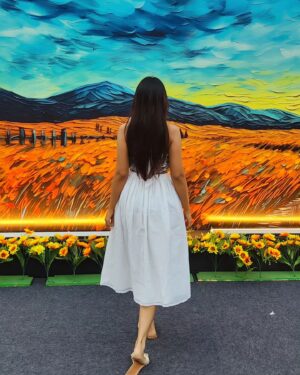 Dharshna Sripal Instagram - In my own little 🌎🤍