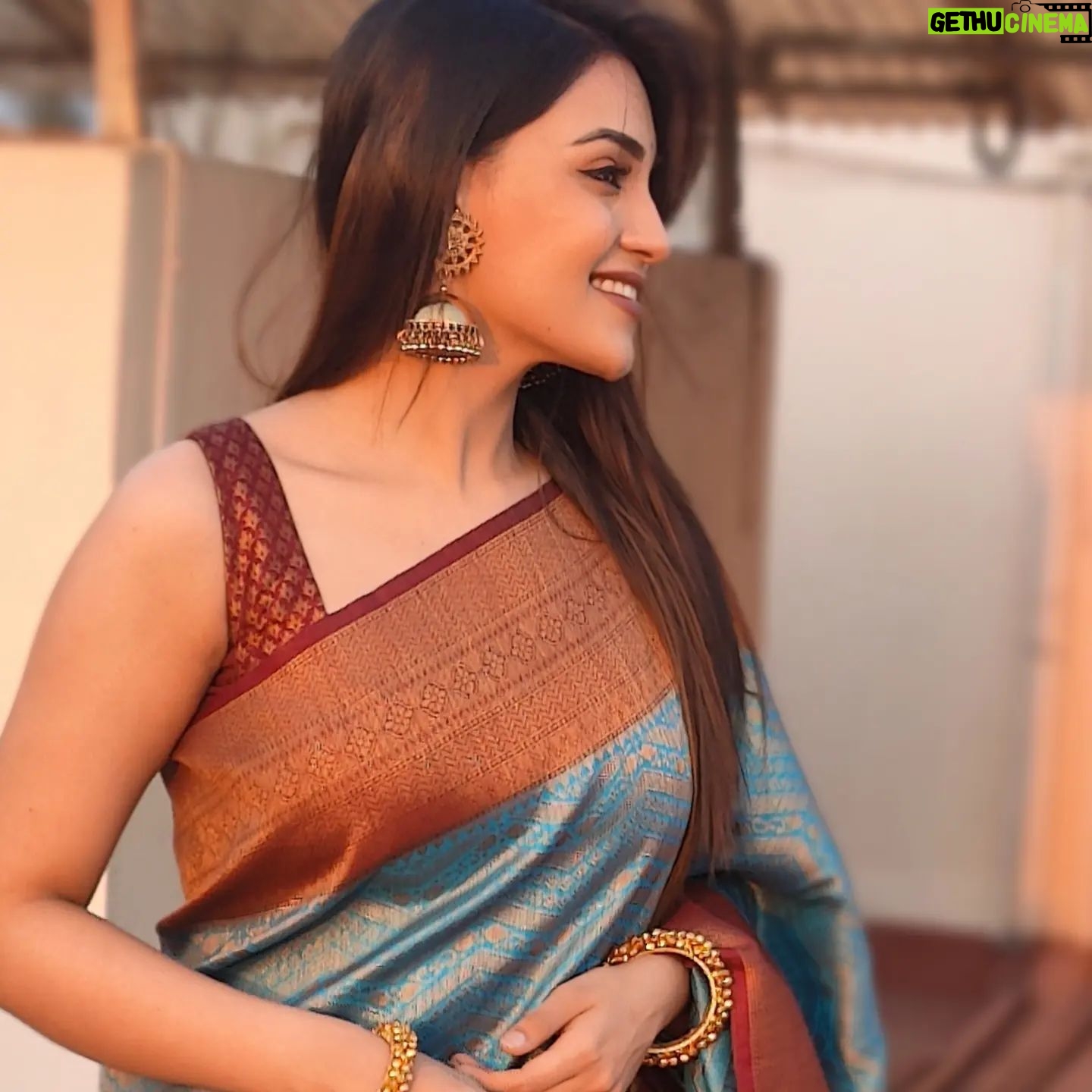 Dharshna Sripal - 44.1K Likes - Picked up this gorgeous saree from @abshitha_fashion_hub 🩵♥️
Effortless to drape and is super weightless.
Head to their page @abshitha_fashion_hub and add on to your collection of drapes. ✨
