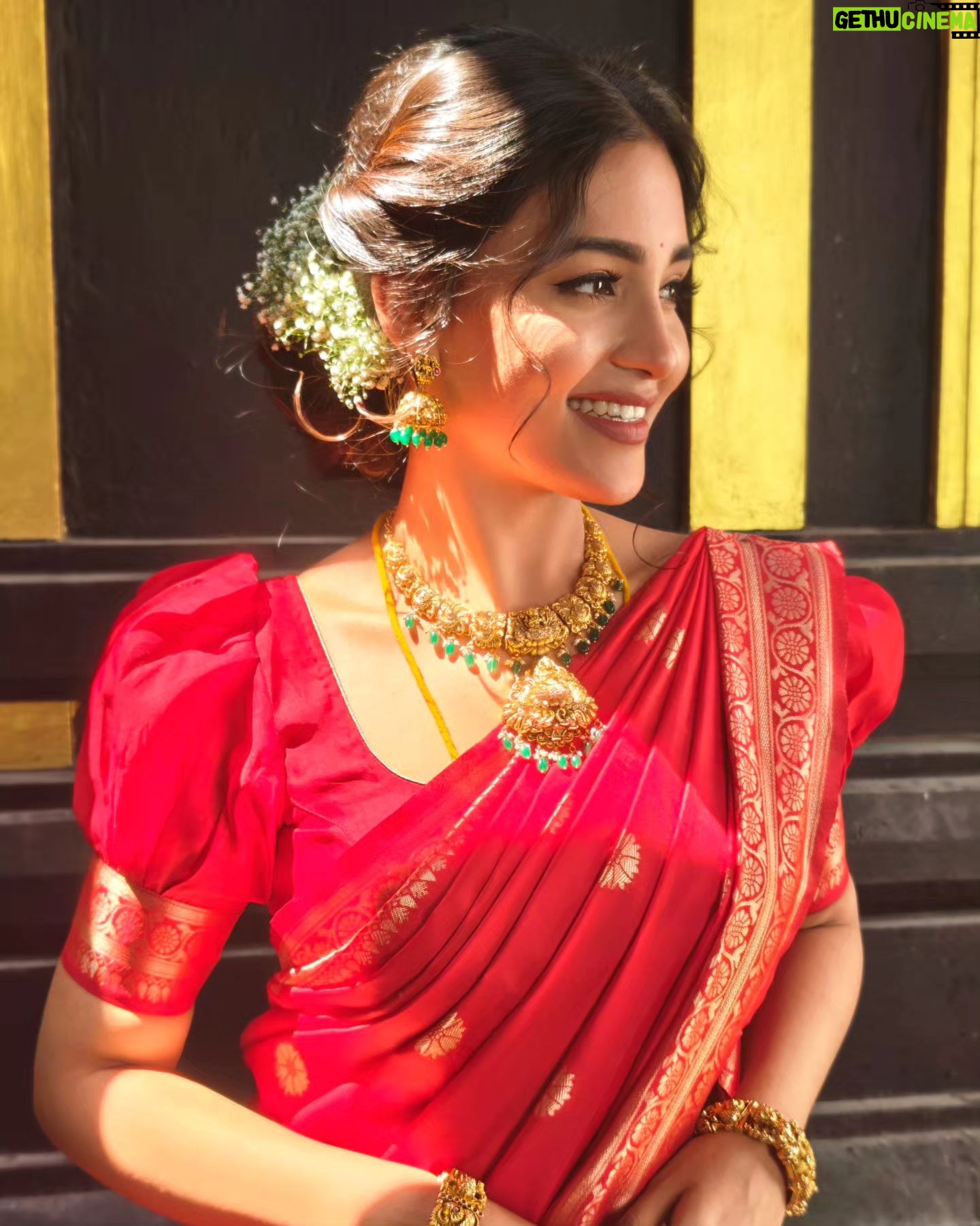 Dharshna Sripal - 30.9K Likes - #poovathalaiya ✨