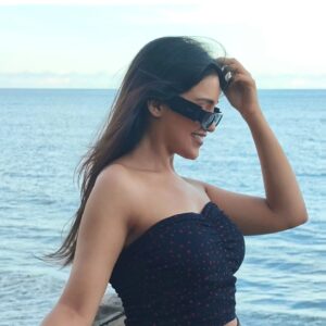 Dharshna Sripal Instagram - 🫶