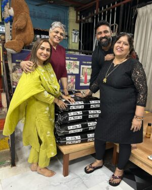 Dhrriti Saharan Reddy Instagram - My get togethers are always spending time with our little ones at Ashram ❤️🫶

Celebrated the success of I Miss You Song by @dhrritisaharan @soultunesbydhrriti with the kiddos of @khushiyaanbalniwas & @mangalabenbalikaniwas 

Was so so happy to meet my dance teacher Neeti Maam who actually helped me to overcome my stage fear when I was a kiddo !! Thank you Neeti teacher for all your Love ❤️✨