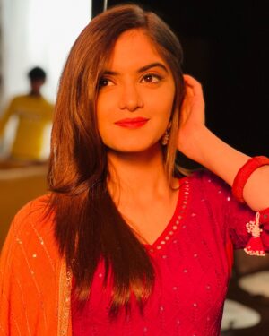 Dhwani Gori Instagram - 🤍 

#Disha #MaihoonAparajita #Zeetv
