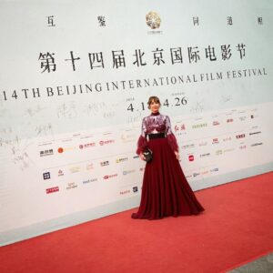 Diamand Abou Abboud Instagram - Celebrating the premiere of #Arzé with a heart full of gratitude and excitement! Thank you, Beijing International Film Festival, for the warm welcome🤍✨

#Arzé #ArzéFilm #ArzéPremiere 
#BIFF
#DiamandAbouAbboud
#FutureForward #BeijingInternationalFilmFestival

@ambientlightfilm @arzefilm 

Dress: @bazaza @husseinbazaza @designer_24leb Jewelry: @auroreezzedine 
Clutch: @auroreezzedine 
Stylist: @georgesrichane