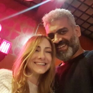 Diamand Abou Abboud Instagram - عيدك يوم عيد عليي بفرح في والدني قلبا بيكبر يوم انت عالدني جيت.. الشمس ابتسمت، الأرض زهّرت والبحر غنّى لموجاتو ترقص تتنهّد ترجع تغفى وتحلم فيك.. 
بتمنّالك كل الفرح لقلبك الأبيض ويا رب البسمة ما تفارقك، تمشي حدّك وصوتا يعلا وتكبر معك.. وتبقى الي السند والأمان واغلى حياة يا الإنت الحب والروح وكل الدني.. كل سنة وانت طيب وسعيد🤍
#8.9.2022 @hanyadelofficial 🤍