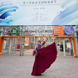 Diamand Abou Abboud Instagram - Celebrating the premiere of #Arzé with a heart full of gratitude and excitement! Thank you, Beijing International Film Festival, for the warm welcome🤍✨

#Arzé #ArzéFilm #ArzéPremiere 
#BIFF
#DiamandAbouAbboud
#FutureForward #BeijingInternationalFilmFestival

@ambientlightfilm @arzefilm 

Dress: @bazaza @husseinbazaza @designer_24leb Jewelry: @auroreezzedine 
Clutch: @auroreezzedine 
Stylist: @georgesrichane