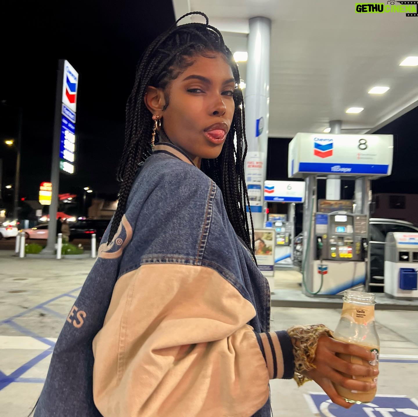 Diamond White Instagram - Quick stop 🛑