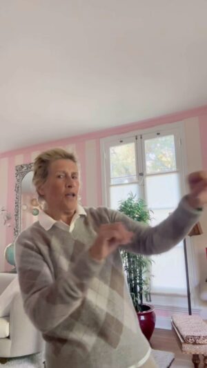Diana Nyad Instagram - It’s Friday! Let’s dance.
#nyad
