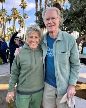 Diana Nyad Instagram - Yesterday @everwalk drew a great crowd for our NYAD OCEAN WAlK in Santa Monica. Our purpose was to raise commitment to reducing single use plastics. Dianna Cohen, CEO of the Plastic Pollution Coalition spoke to all of us about the devastation plastics are imposing on our oceans, our air, our own bodies. Let’s all of us try to choose other than plastic for our daily beverages. Each one of us can make a difference. #plasticpollutes #everwalk