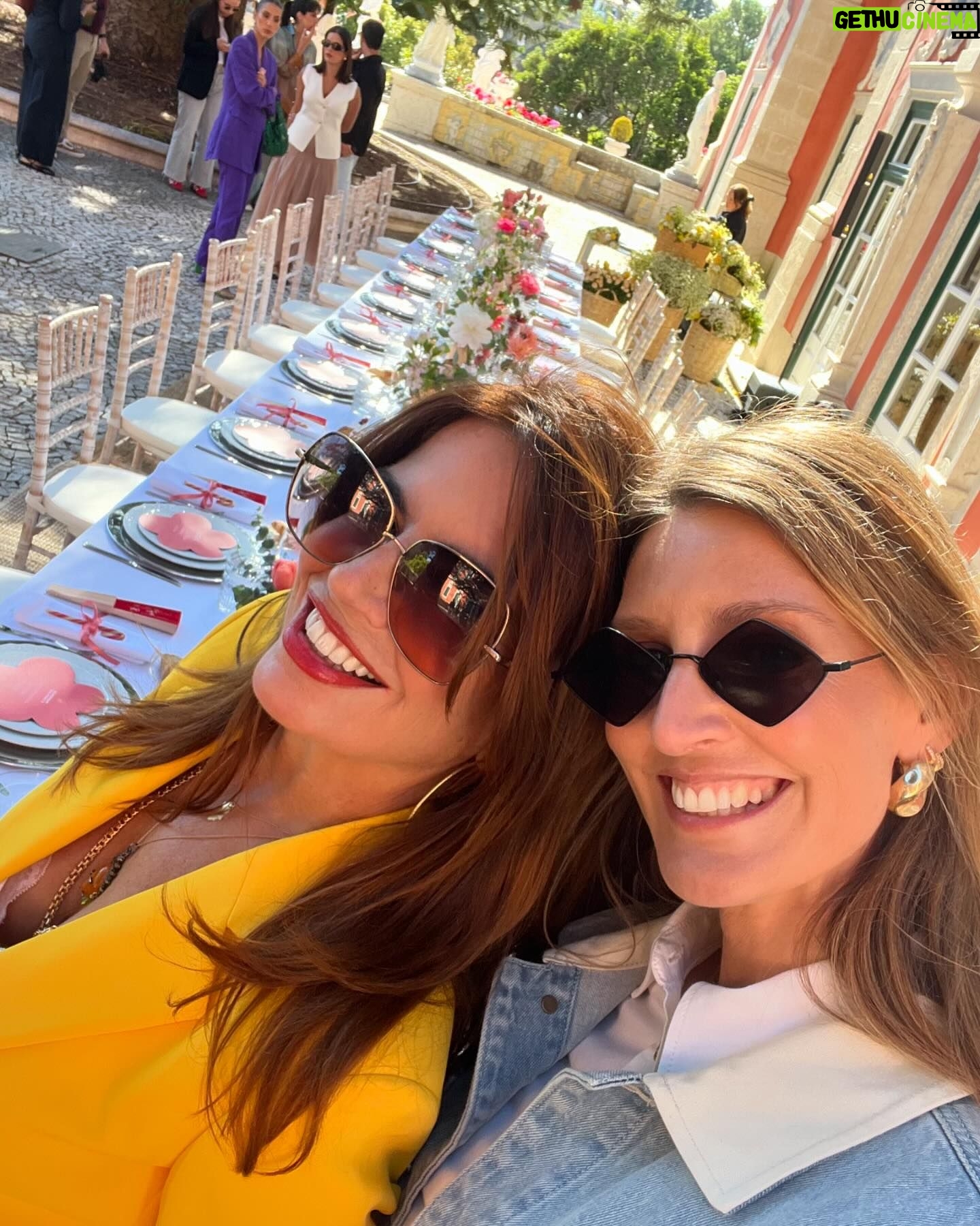 Diana Pereira - 1K Likes - Uma tarde bem passada , 🥰🥰🥰🥰 #blossomteaparty da @maxima.pt e @elcorteinglespt boa companhia .